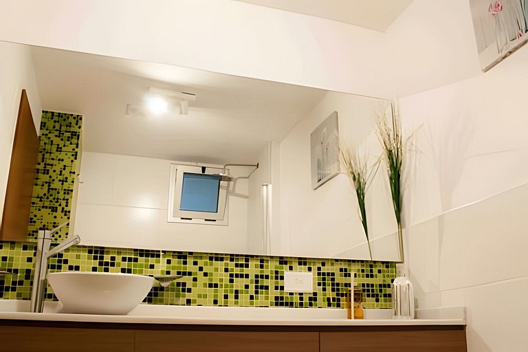 Moderno depto. con vista, piscina, cochera y bici