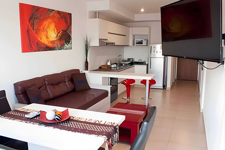 Moderno depto. con vista, piscina, cochera y bici