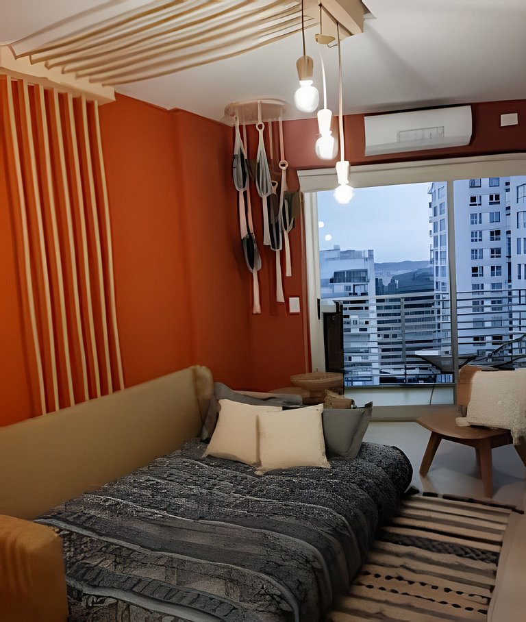 Luminoso y moderno con piscina, cochera y bici