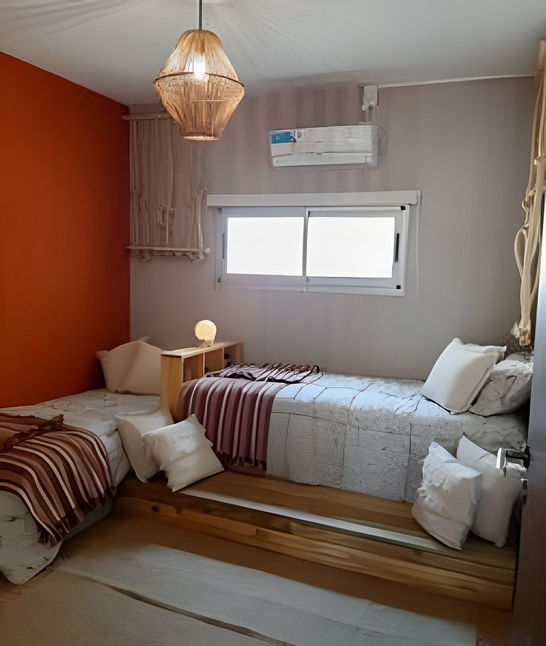 Luminoso y moderno con piscina, cochera y bici