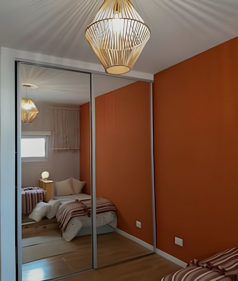 Luminoso y moderno con piscina, cochera y bici