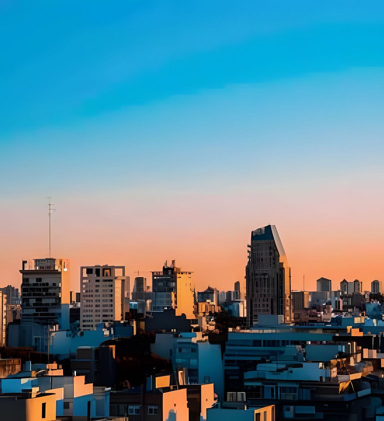 Luminoso y moderno con piscina, cochera y bici