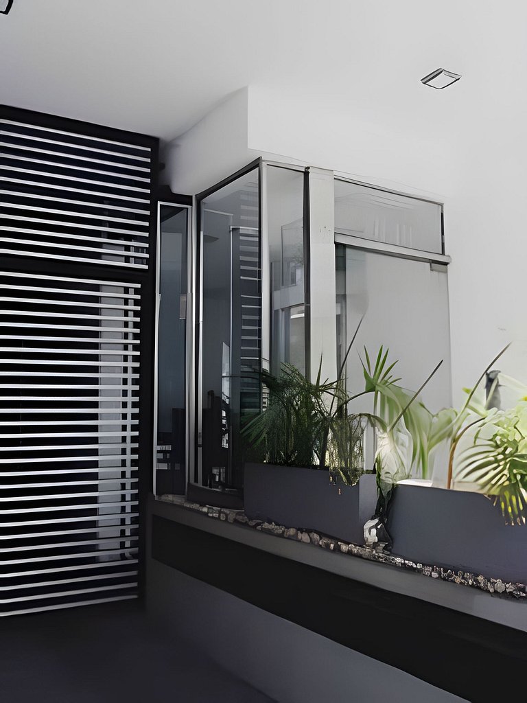 Luminoso y moderno con piscina, cochera y bici