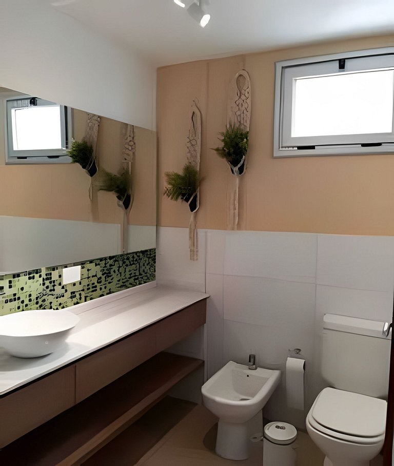 Diseño y confort con piscina, balcón y cochera