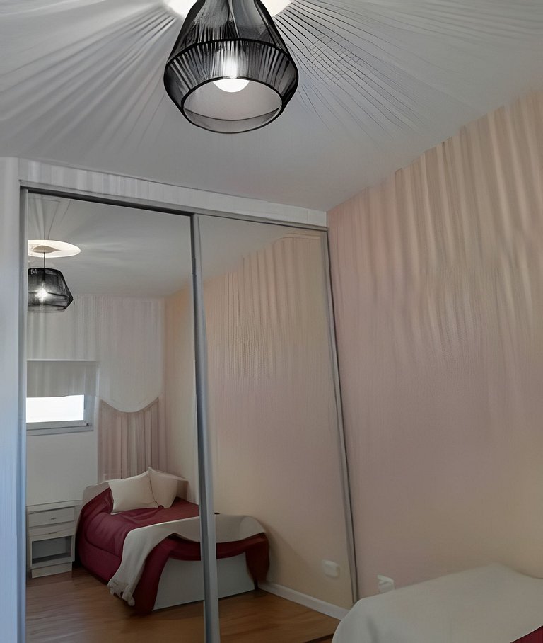 Diseño y confort con piscina, balcón y cochera