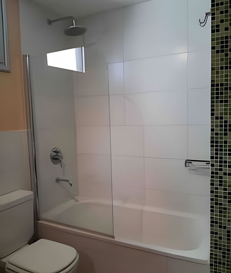 Diseño y confort con piscina, balcón y cochera