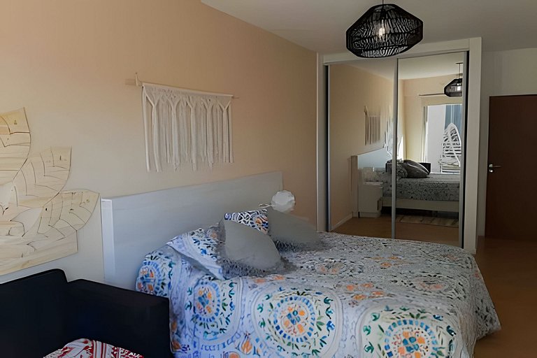 Diseño y confort con piscina, balcón y cochera