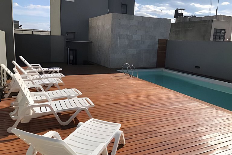 Diseño y confort con piscina, balcón y cochera