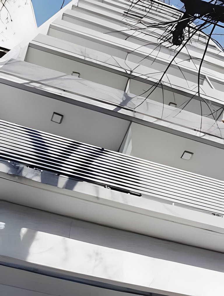 Diseño y confort con piscina, balcón y cochera