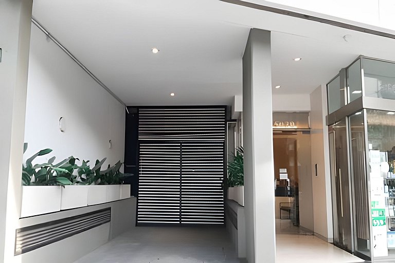 Diseño y confort con piscina, balcón y cochera