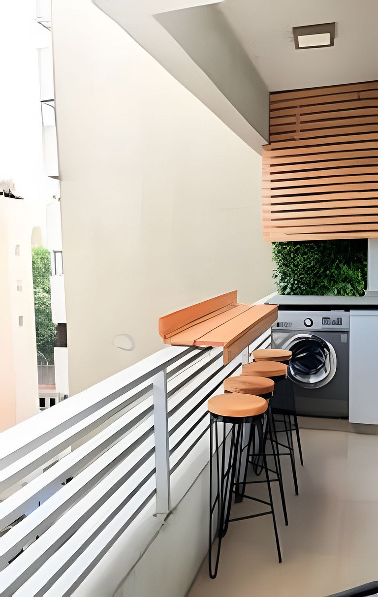 Diseño zen en altura con piscina y cochera