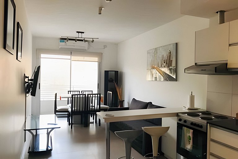 Elegante y cálido, con piscina y cochera gratis