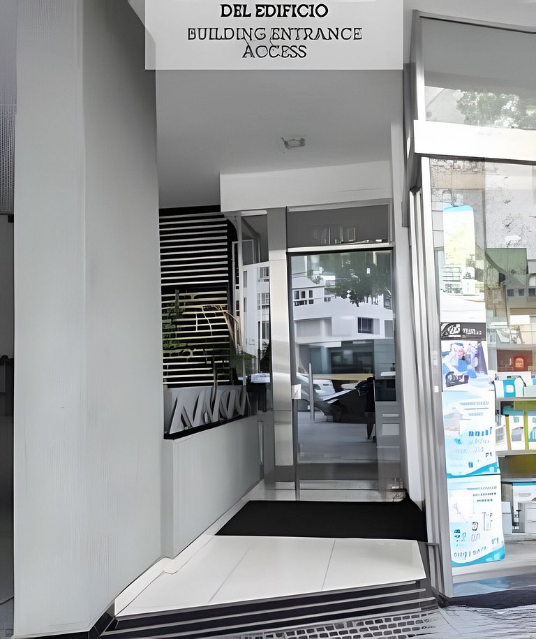 Elegante y cálido, con piscina y cochera gratis