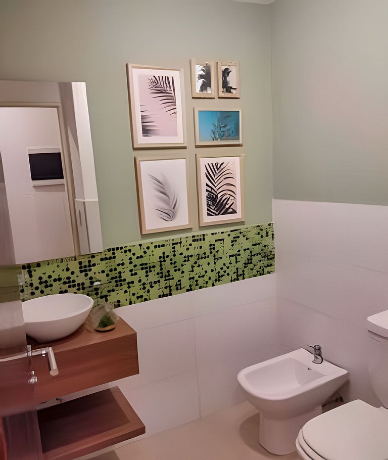 Diseño y relax: piscina, cochera y bicis free