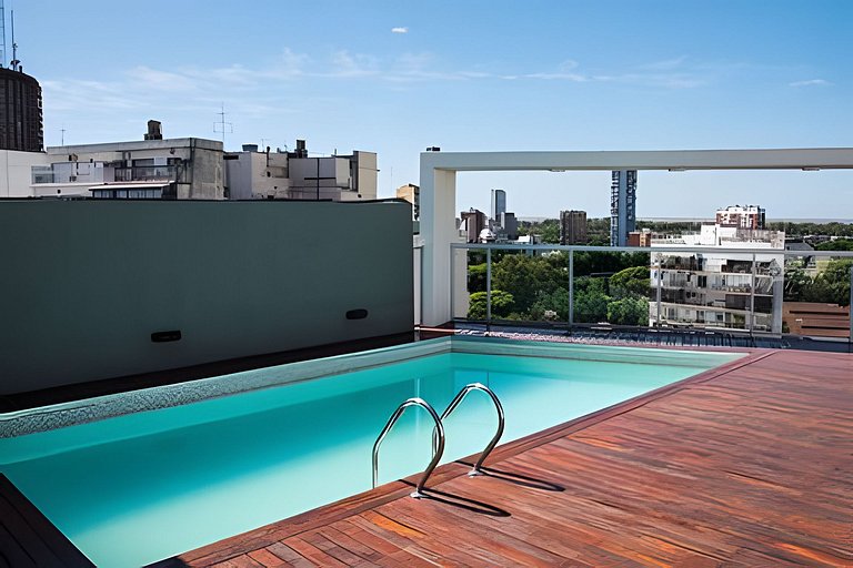 Diseño y relax: piscina, cochera y bicis free