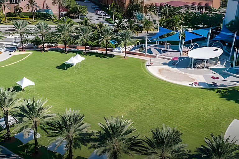 Vista al mar, piscina y cochera en Sunny Isles