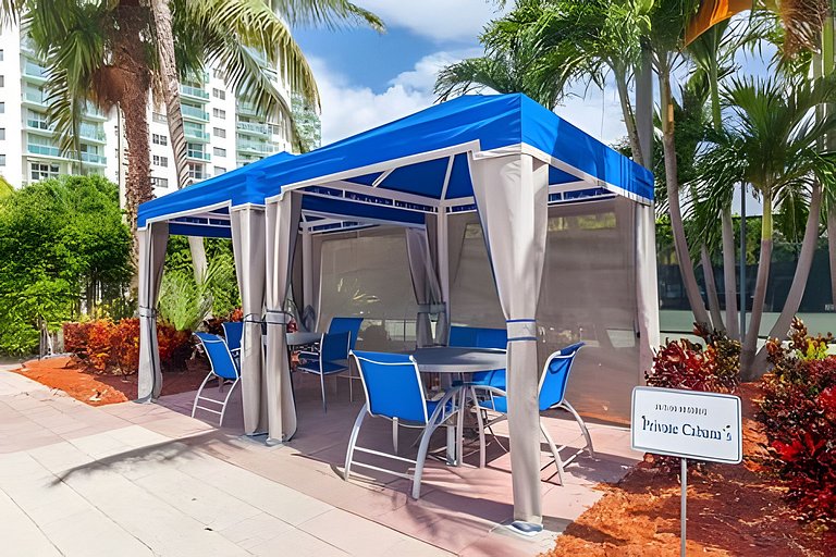 Vista al mar, piscina y cochera en Sunny Isles