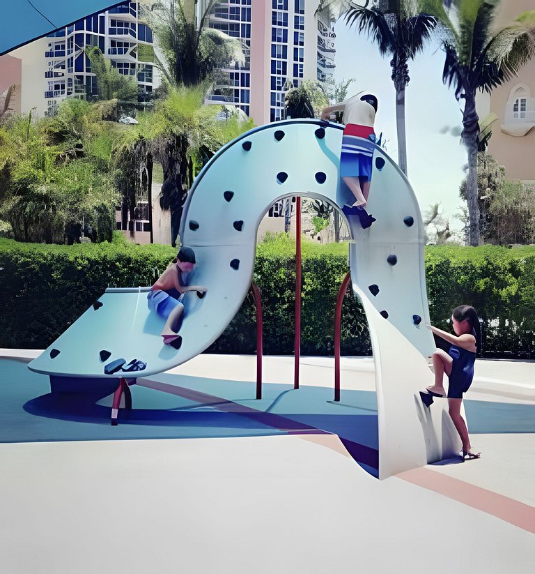 Vista al mar, piscina y cochera en Sunny Isles