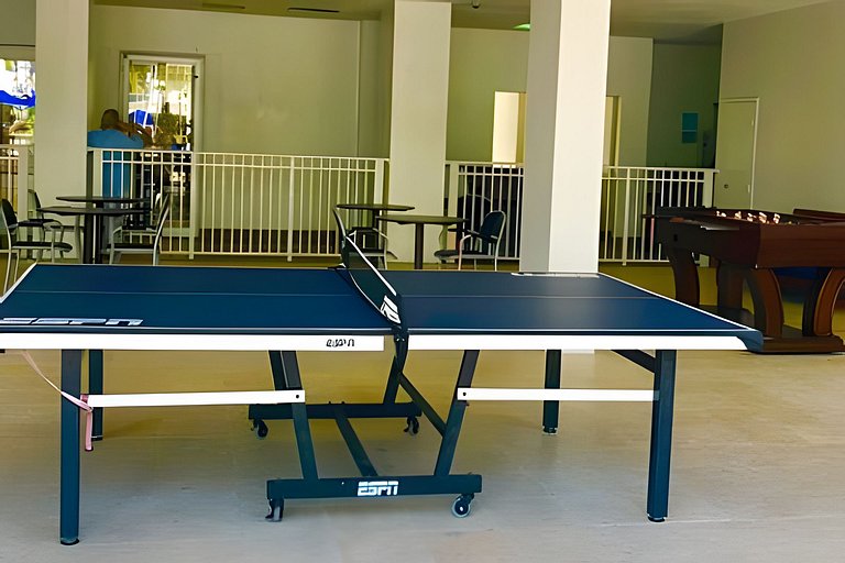 Vista al mar, piscina y cochera en Sunny Isles