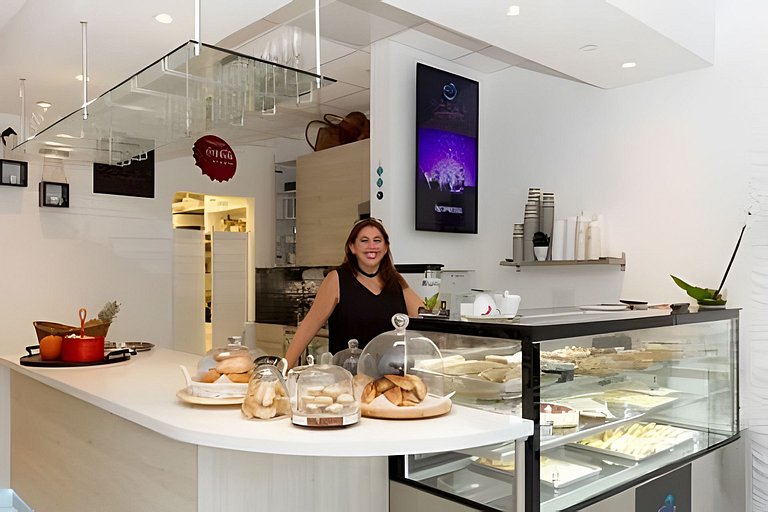 Vista al mar, piscina y cochera en Sunny Isles