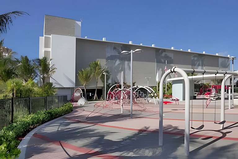 Vista al mar, piscina y cochera en Sunny Isles