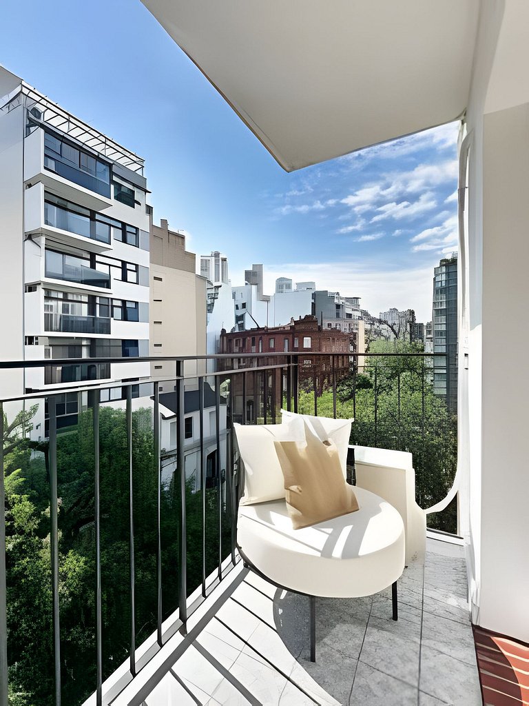 Confort y estilo en un espacioso departamento