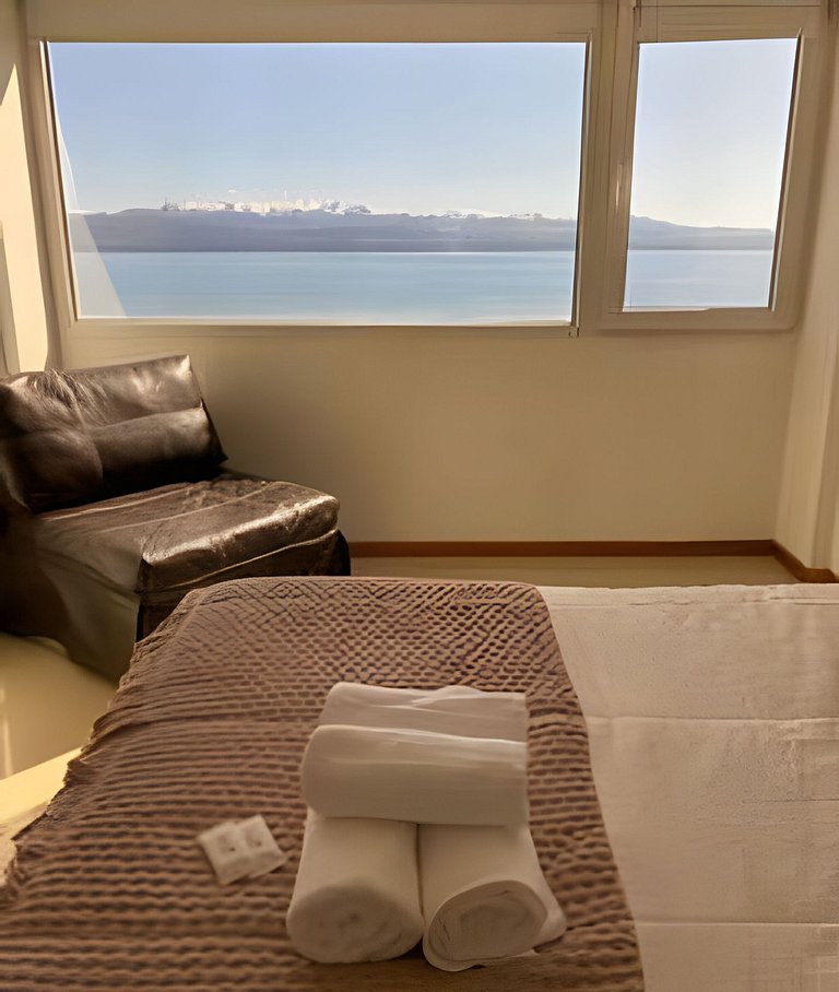 Vista lago Nahuel Huapi Depto. moderno c/cochera