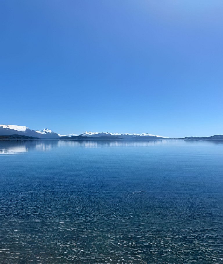 Vista lago Nahuel Huapi Depto. moderno c/cochera
