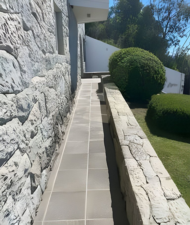 Vista lago Nahuel Huapi Depto. moderno c/cochera